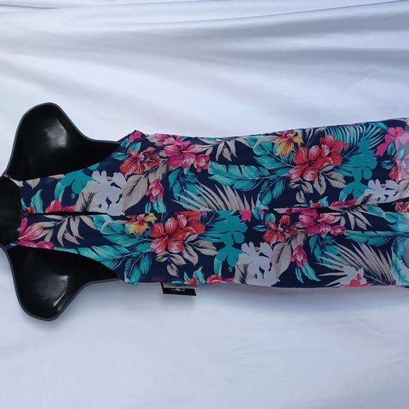 By & By dress size large navy floral halter style spaghetti strap lining jr sz M - Picture 5 of 8